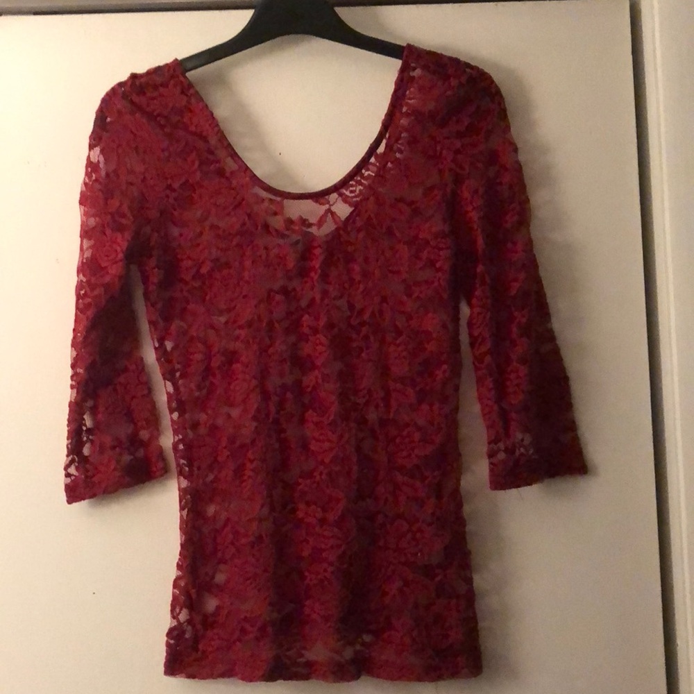 Red lace 3/4 sleeve shirt